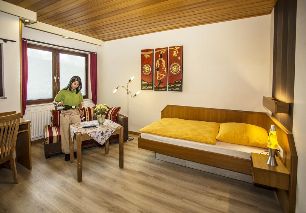 Boardinghouse Remchingen Baan Arun Apartman Kültér fotó