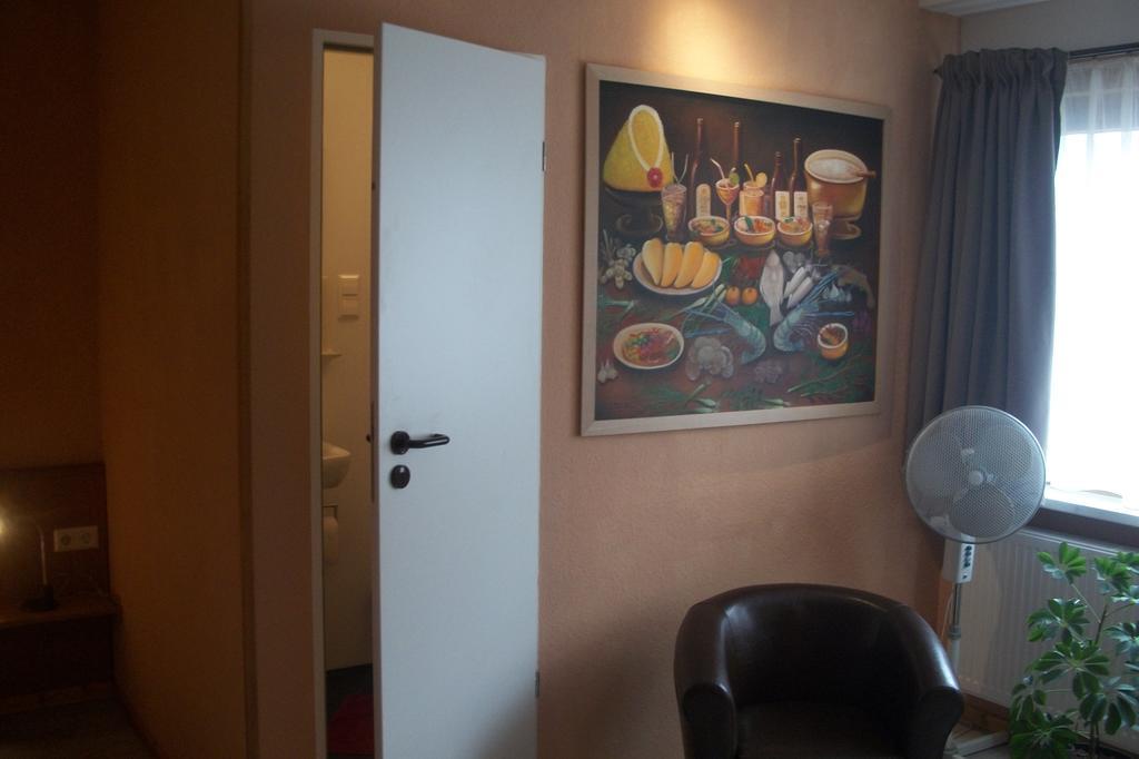 Boardinghouse Remchingen Baan Arun Apartman Kültér fotó