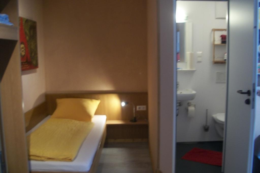 Boardinghouse Remchingen Baan Arun Apartman Kültér fotó